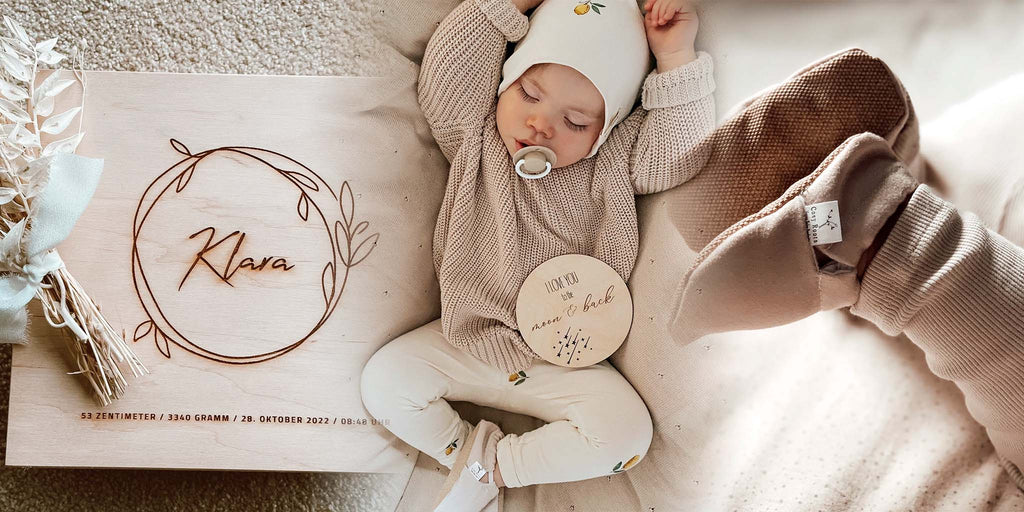 Geschenkideen Hochzeit, Geldgeschenke Hochzeit, Abschiedsgeschenke Erzieher, Lehrer, Tagesmutter, Personalisierte Geschenke, Geschenkideen Muttertag, Trockenblumen Kränze, Personalisierte Türkränze, Hebammen Abschiedsgeschenk, Willkommensschilder Hochzeit, Gastgeschenke Hochzeitsfeier, Familien Wochenplaner Acrylglas, Geschenke zur Geburt, Boho Kinderzimmer Einrichtung