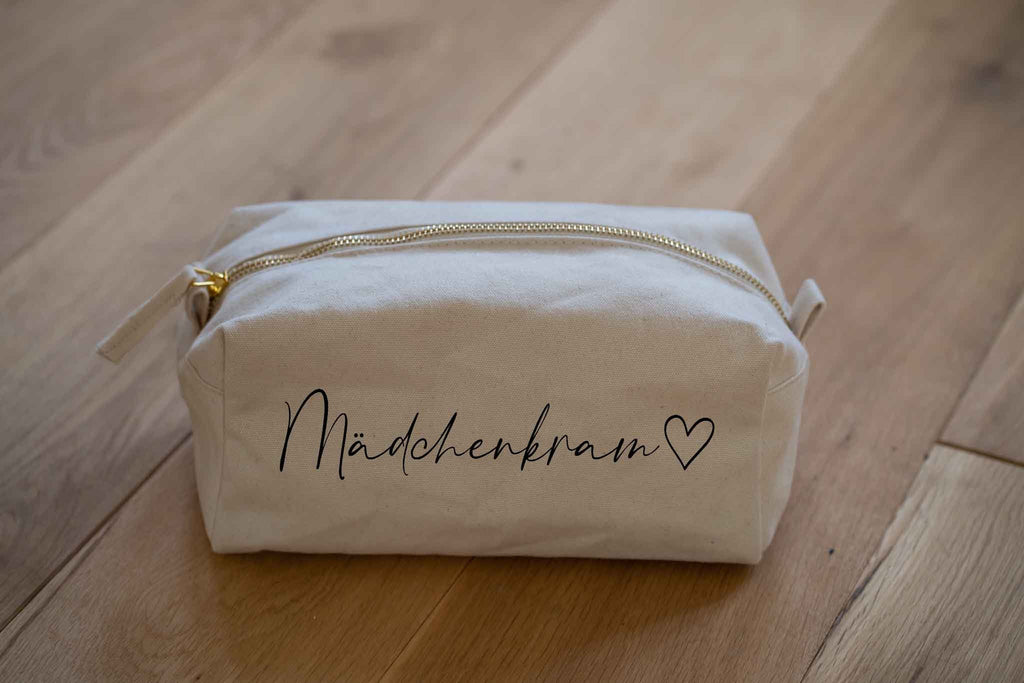 Personalisierte Kosmetiktasche mit der Aufschrift "Mädchenkram"