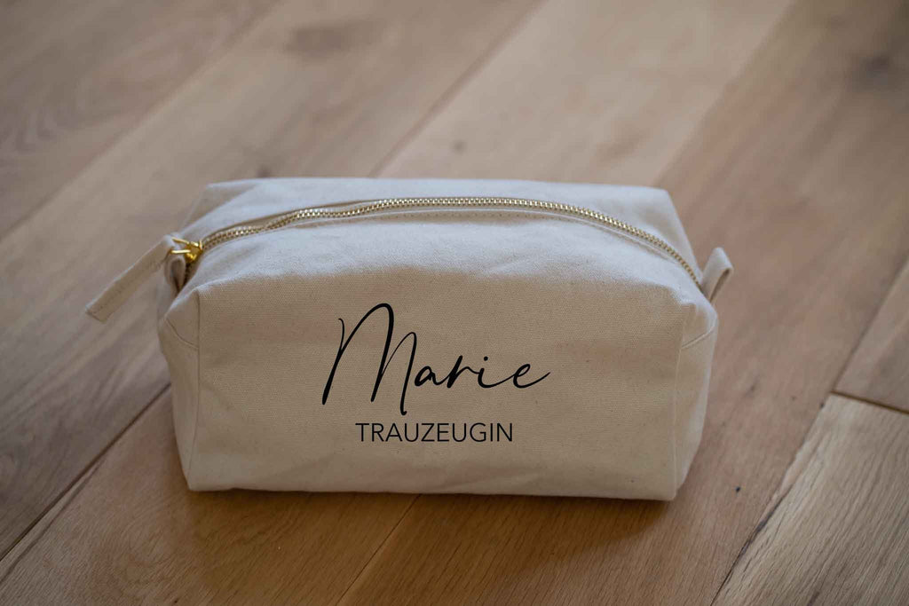 Personalisierte Kosmetiktasche mit der Aufschrift "Marie Trauzeugin"